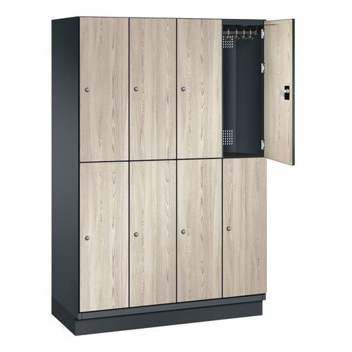 Vestiaire Cambio S6000 sur socle, portes HPL décor bois