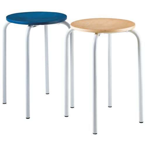 Tabouret bas à quatre pieds